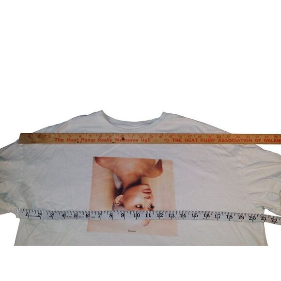 Ariana Grande Tshirt Women Sz M Graphic Print Divided Concert‎ Tour Pop Music - Picture 5 of 8